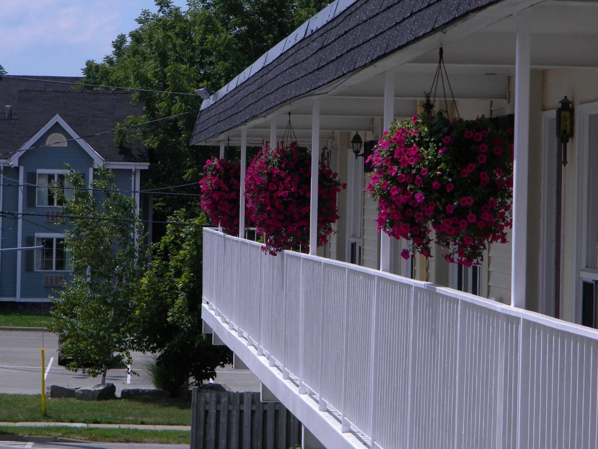 Fairway Inn By The Falls Niagara-vízesés Kültér fotó